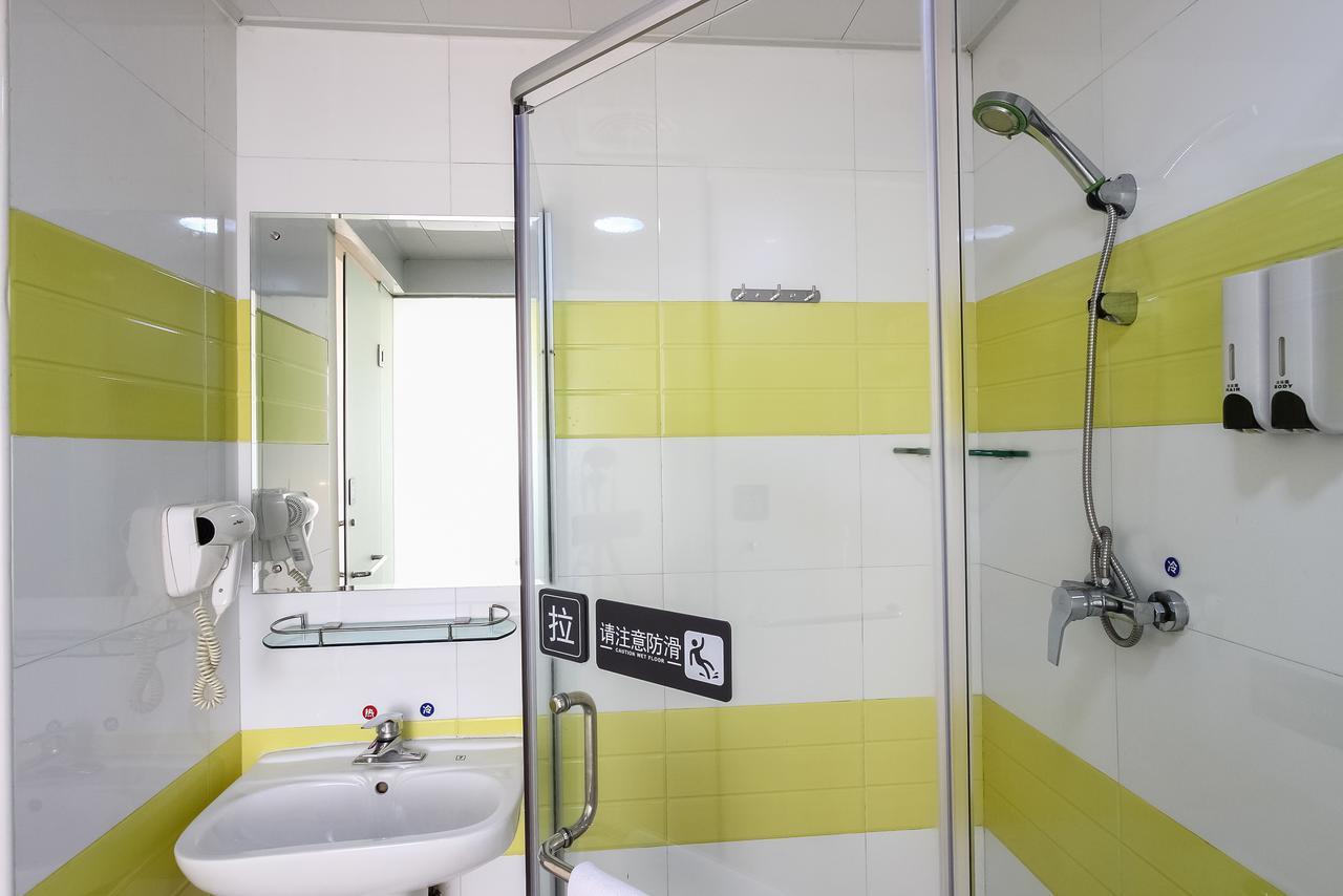 7Days Inn Guangzhou Southern Hospital Medical College Station Exterior foto